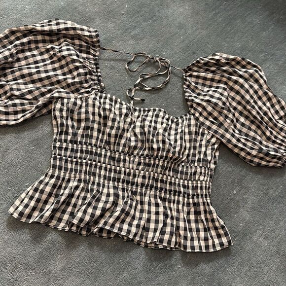 Checkered Puff Sleeve Top - LUCY PARIS - Size Medium - Brand New - Open Back - Picture 3 of 3